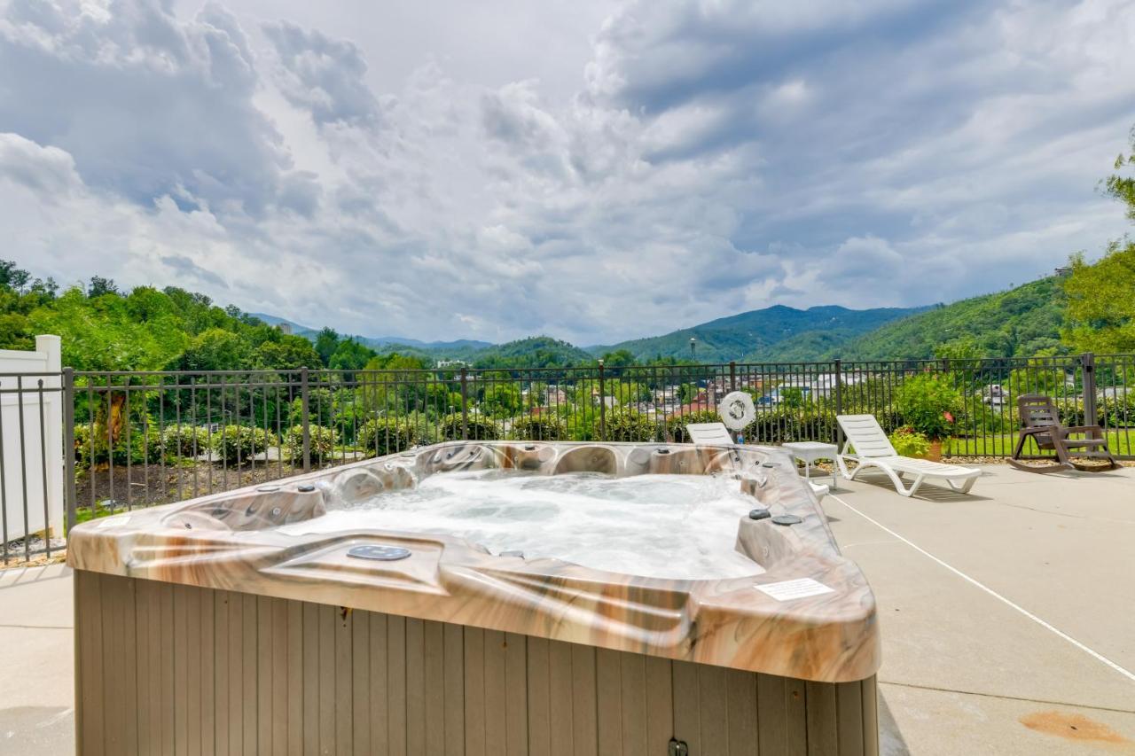 Dtwn Gatlinburg Studio Pool Access! Buitenkant foto